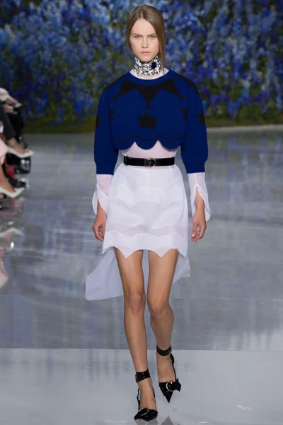 Look 50